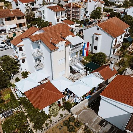 שיבניק Apartments Sime מראה חיצוני תמונה