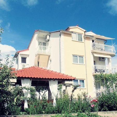 שיבניק Apartments Sime מראה חיצוני תמונה