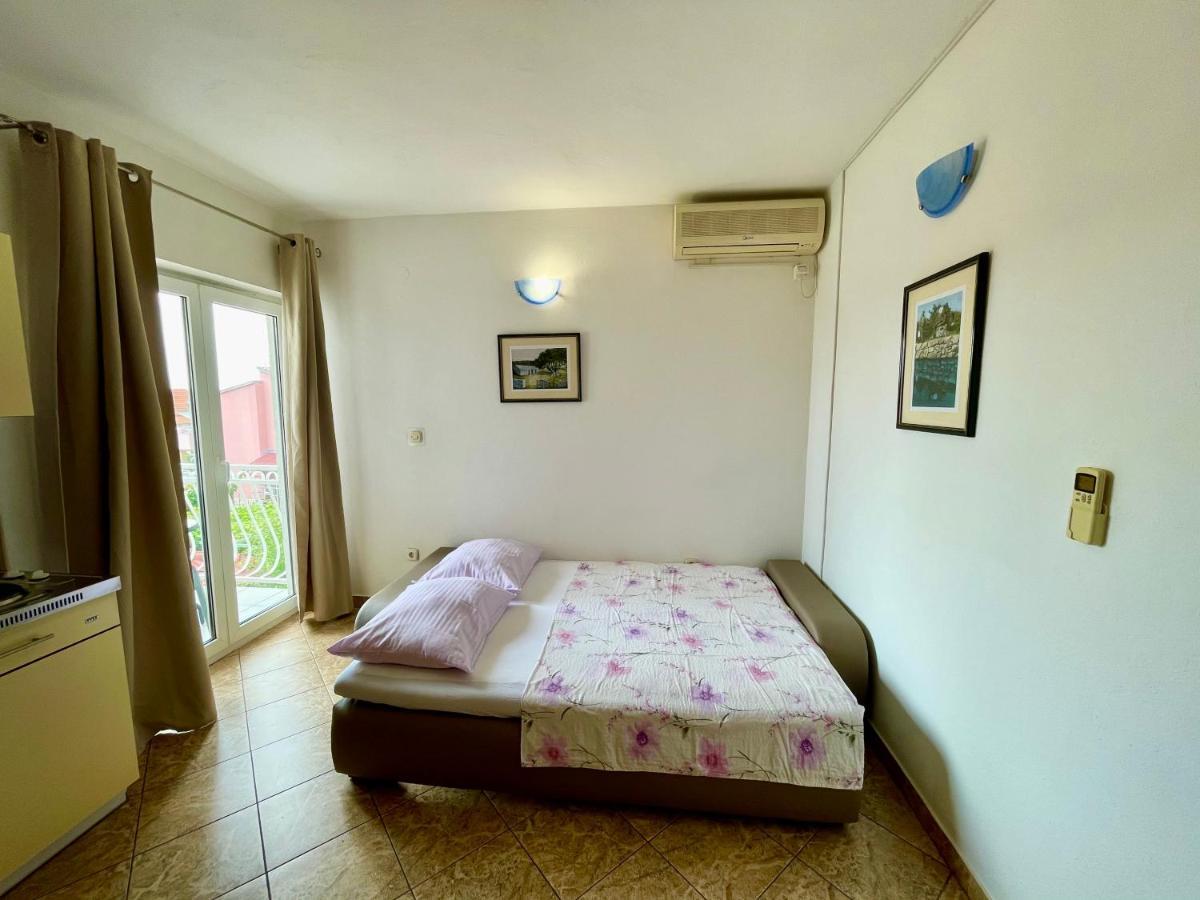 שיבניק Apartments Sime מראה חיצוני תמונה