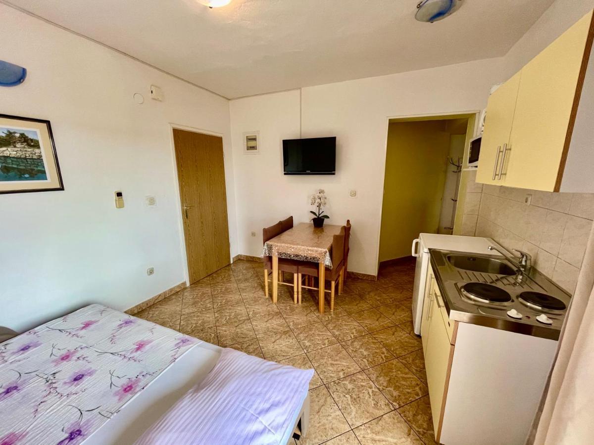 שיבניק Apartments Sime מראה חיצוני תמונה