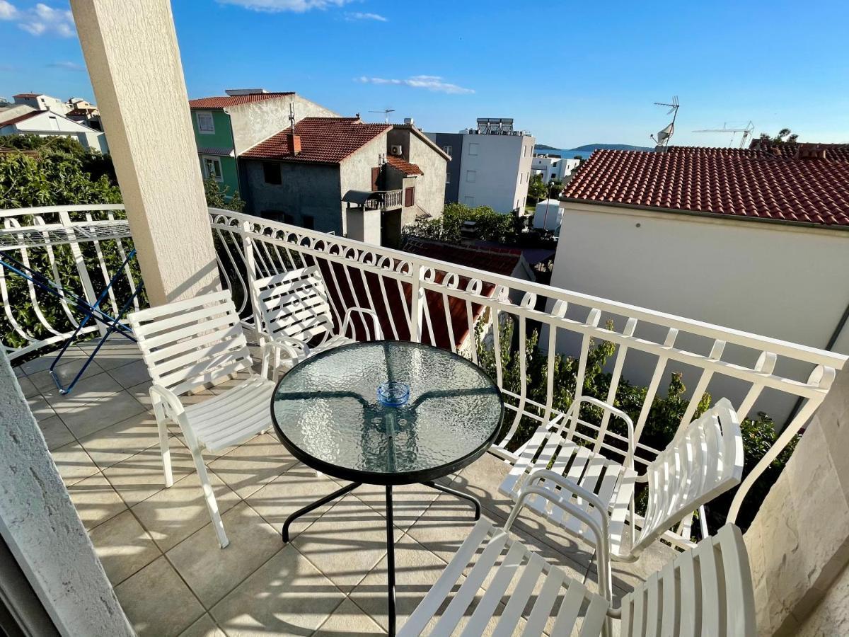 שיבניק Apartments Sime מראה חיצוני תמונה