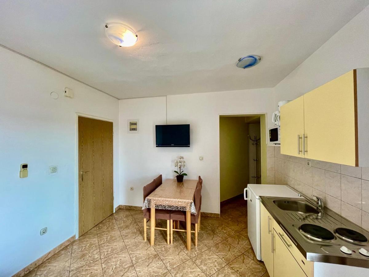 שיבניק Apartments Sime מראה חיצוני תמונה