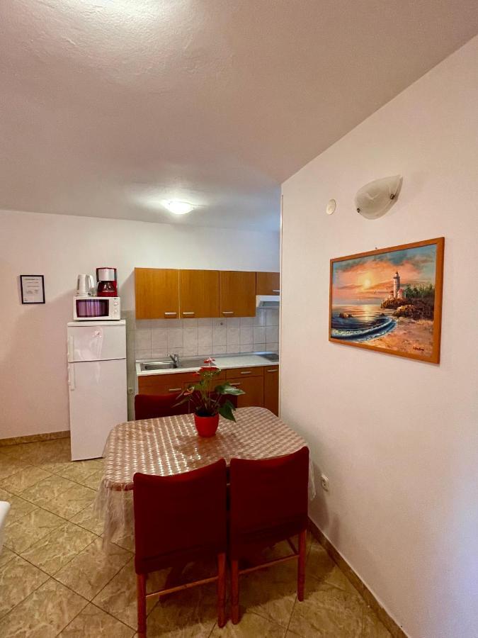 שיבניק Apartments Sime מראה חיצוני תמונה