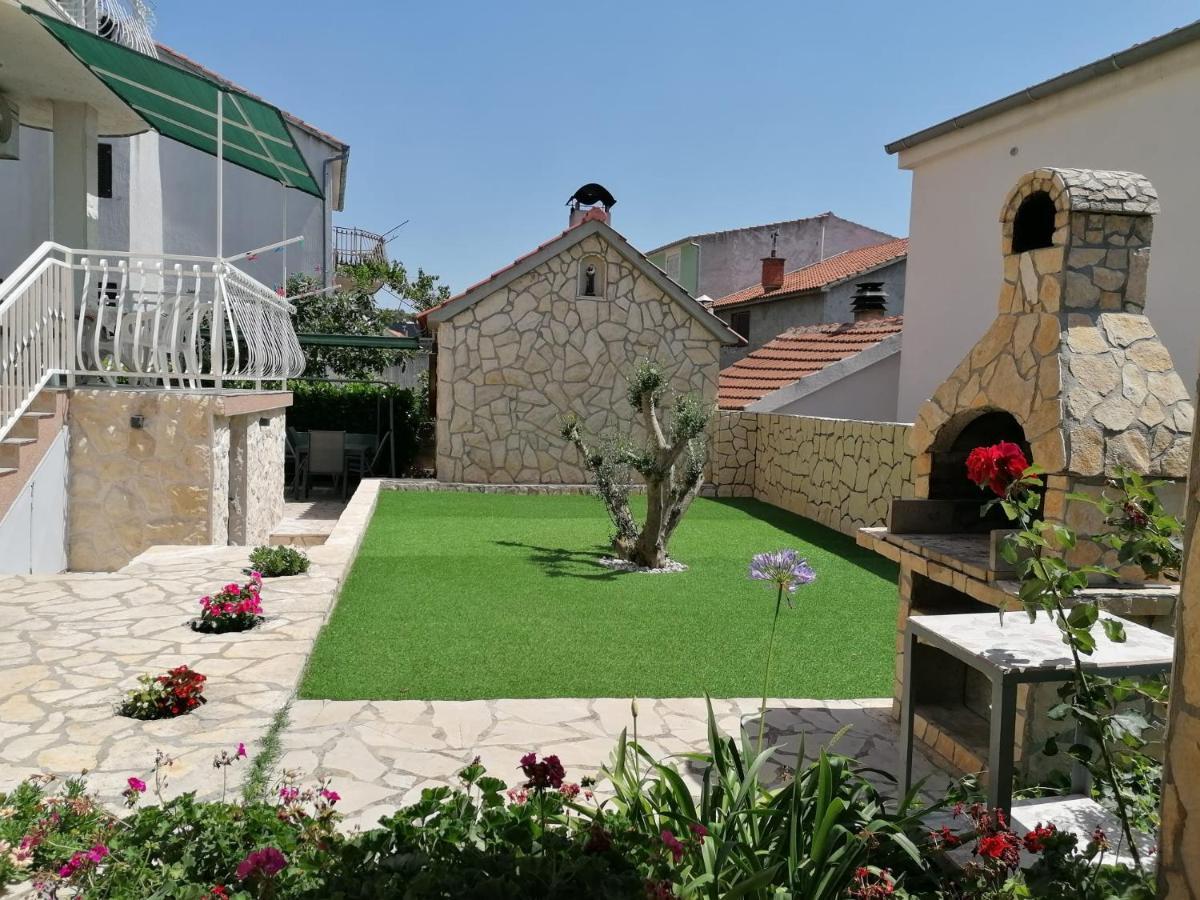 שיבניק Apartments Sime מראה חיצוני תמונה