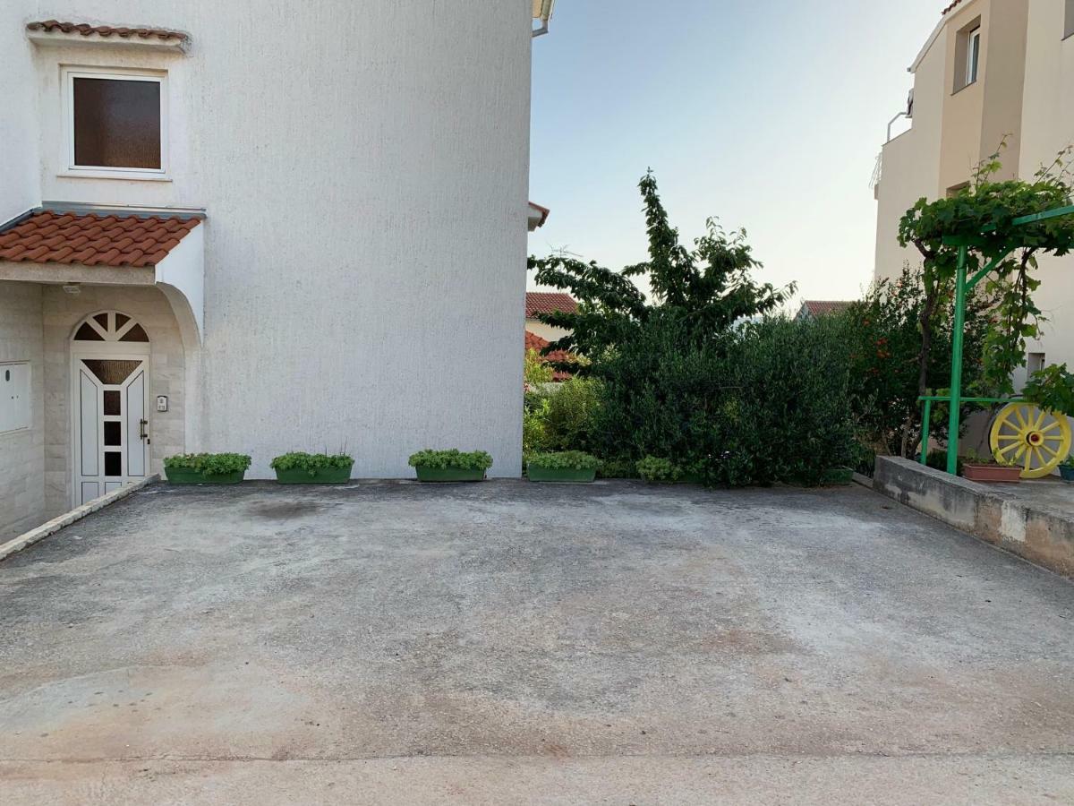 שיבניק Apartments Sime מראה חיצוני תמונה